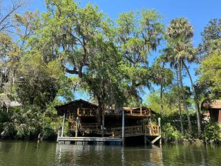 Withlacoochee River, big beautiful wood deck and dock - Inglis - 0