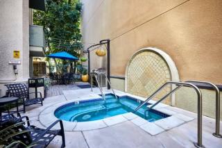 Beverly Luxe I 2Bed 2Bath I Pool I Jacuzzi I Gym I Parking - Los Angeles - 8