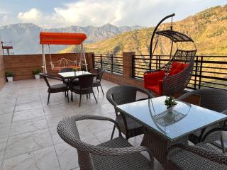 Pinerock Resort Best Selling Property in Mussoorie ! Luxury Rooms ! Mountain View ! Open Terrace ! Cafe ! Parking ! - Mussoorie - 3