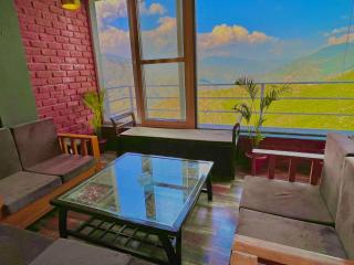 Pinerock Resort Best Selling Property in Mussoorie ! Luxury Rooms ! Mountain View ! Open Terrace ! Cafe ! Parking ! - Mussoorie - 5