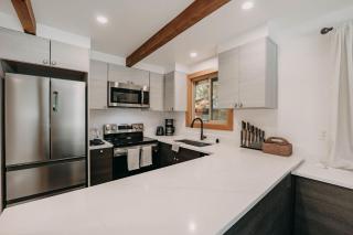 Snowline Cabin #48 - A Classic Family Cabin With an Outdoor Hot Tub! - Deming - 3