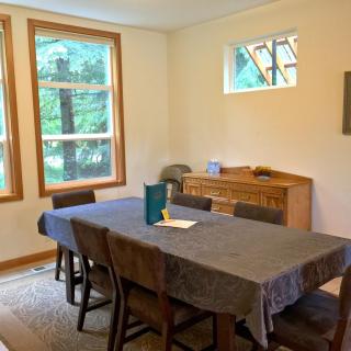 Mt Baker Rim Cabin 70 A pet friendly vacation home with a hot tub and wifi - 2
