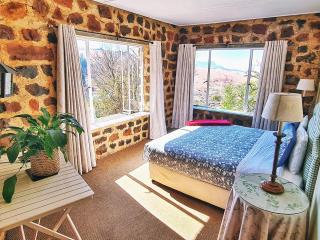 Marks Cottage - Dullstroom - 3