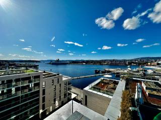 Central Seaside Apartment with Balcony by Opera - 1