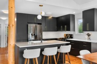 Modern Lakefront Retreat w King Bed - 1