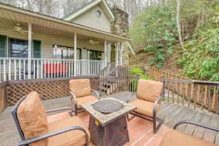 Mtn-View Home with Deck, Fire Pit and BBQ in Almond - 0