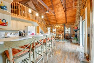 Mtn-View Home with Deck, Fire Pit and BBQ in Almond - Almond - 9