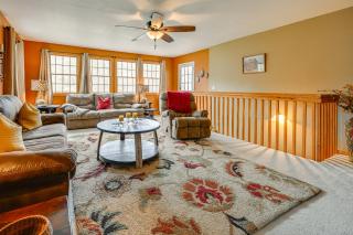 Mtn-View Home with Deck, Fire Pit and BBQ in Almond - Almond - 5
