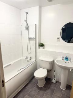 Stylish 1-BR Apartment - Perfect for 4 - Birmingham - 3