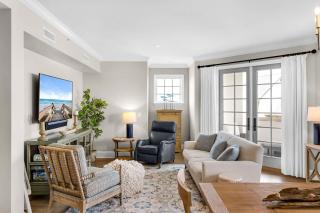 Casa Del Oro Penthouse at Barrett Square - Downtown Rosemary Beach Pool &Hot Tub Access - 9