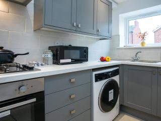 5 Bed House, Sleeps 9, Separate, Driveway, Close to City - Leicester - 8