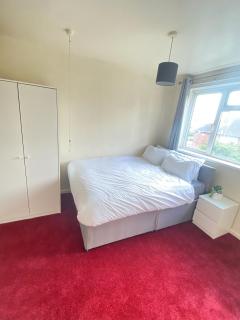 Minimalist Comfort in Prime Spot - Birmingham - 8
