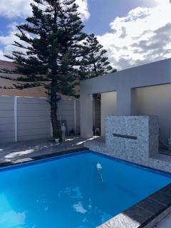 Cozy Retreat with a Pool! - - 9