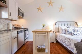 Hyde Park Carriage House - Austin - 4