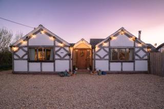 Barnacre Green Cottage - Eco-cottage with private hot tub & pool access - Moreton - 0
