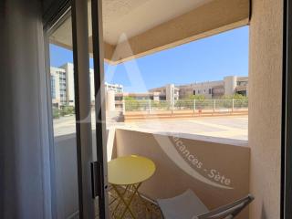 APPARTEMENT EN RDC, 2 CHAMBRES, RES AVEC PISCINE, QUARTIER PORT DE SETE - Sète - 1