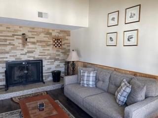 Eagles Court 24 with Wintergreen Advantage - Wintergreen - 9