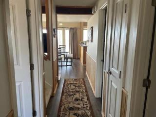 Eagles Court 24 with Wintergreen Advantage - Wintergreen - 4