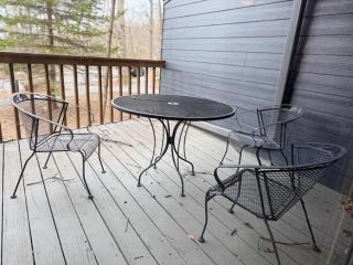 Timbers Studio 06 with Wintergreen Advantage - Wintergreen - 1