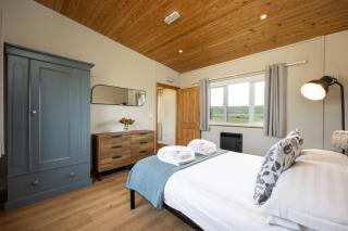 Little Lodge At Tapnell Farm - - 8