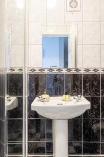 GuestReady - Family retreat by River Liffey - Dublin - 5