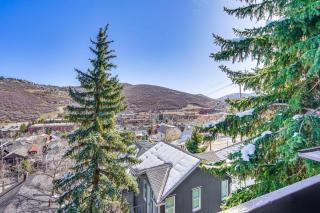 Walk to Old Town Park City Unit with Shared Hot Tub - Park City - 8