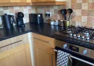 Contractors, Sleeps 8, Comfy Beds, 3 Bedroom, Free Parking - Kent - 8