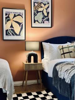 Contractors, Sleeps 8, Comfy Beds, 3 Bedroom, Free Parking - Kent - 2