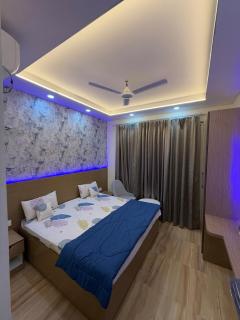 Visitor stop - Greater Noida - 0