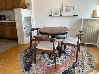 East Side Vintage 2BR Apt B6 - Milwaukee - 6