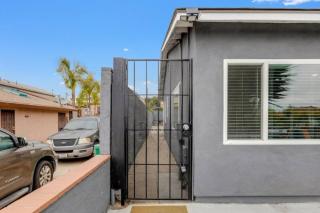 Studio 3 Min to Downtown Beaches Freeways Airport - San Diego - 3