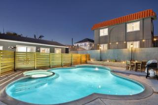 Studio 3 Min to Downtown Beaches Freeways Airport - 2