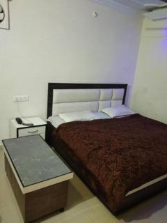 Hotel Kings - Pathankot - 4