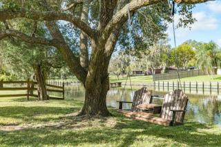 Stunning Waterfront Rental Property with Private Dock and Pool - Dickinson - 6