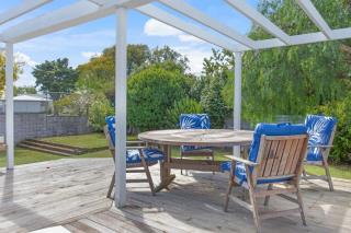 Spacious Papakura Family Delight w Deck and Yard - Papakura - 7