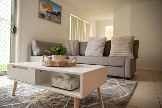 Cozy 3BR Retreat, Ensuite, Wi-Fi - Bowenfels - 9