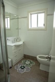 Cozy 3BR Retreat, Ensuite, Wi-Fi - Bowenfels - 7