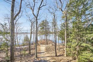 Lakeside Getaway - Lake Access & Firepit - Wolfeboro - 4