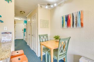 Stroll to Shore Gem with Pool Access in Galveston - Galveston - 3
