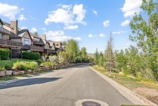 Bear Hollow 5 Bedroom 4 Bathroom Plus Hot Tub Minutes from Slopes - Park City - 8