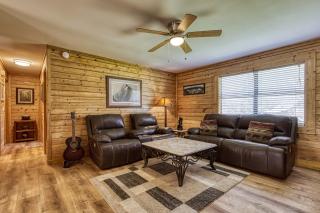 Happy Hollow Hideaway - Sevierville - 8