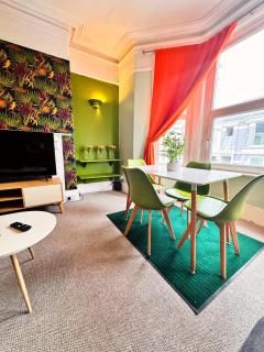 Best Offer Spacious and Chic 2 Bed Apartment - Plymouth - 3