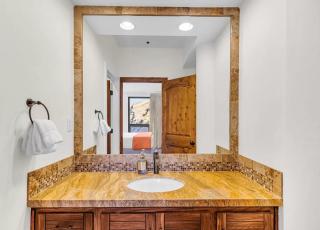 SilverKing Mountainside Penthouse Suite - 5