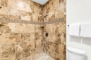 SilverKing Mountainside Penthouse Suite - 6