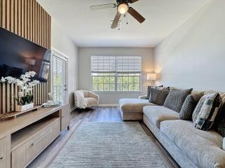 Beautiful Three bed condo, Minutes from Disney condo - 7