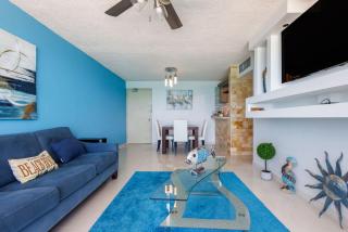 Beachfront Apartment- Near Foxwoods Casino - 2