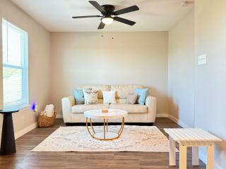 Happy House 2x1 Home, TV, Wifi, Entertainment near FAMU & FSU - Tallahassee - 0