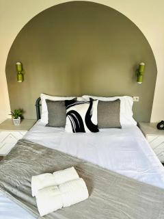 The Gray House - NO 76 - Boutique Stay Experience - 8