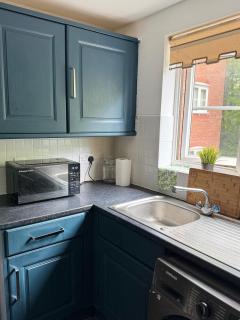 Comfy 2BR Apartment in Coventry - 2