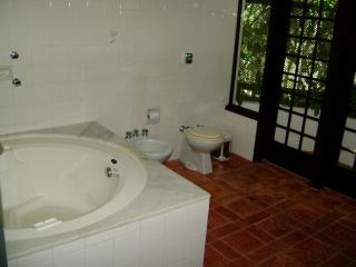 Casa de 730m2 no Exclusivo Condomínio Portogalo com Piscina Privada e Cais para iates de até 55 Pés - 6
